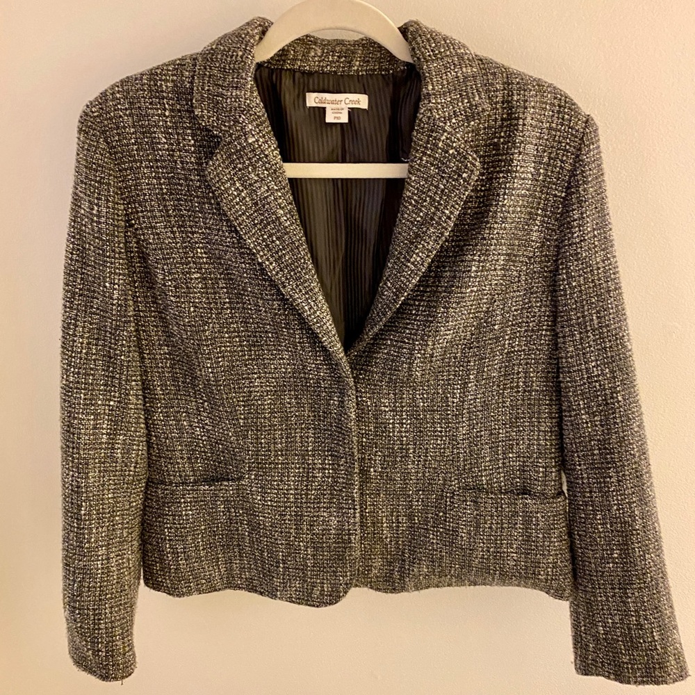 Coldwater Creek size 10 petite gray blazer. 2 front snap buttons. Tweed.